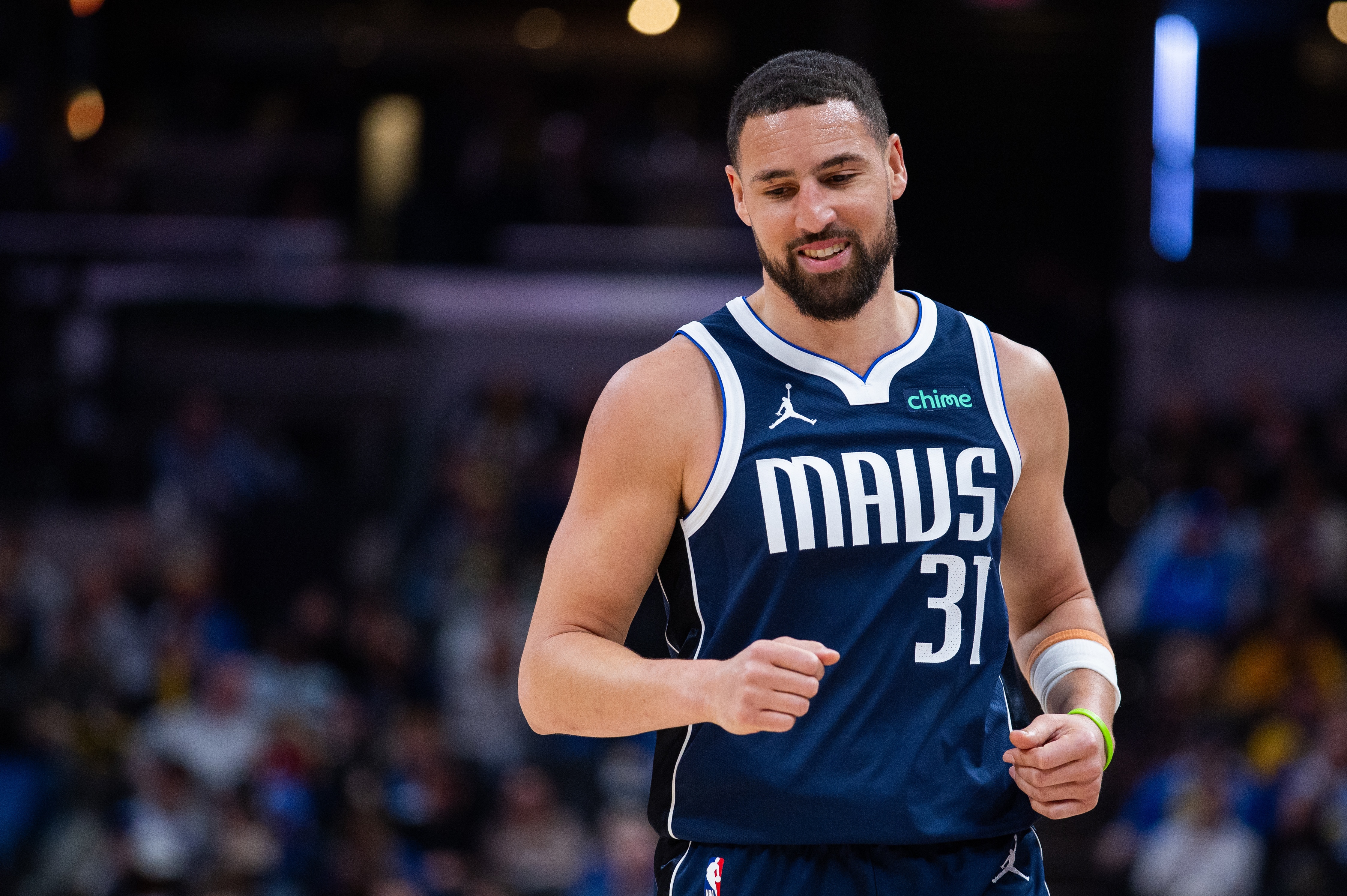 lol历史战绩-场均11.9分2.3板！独行侠客战灰熊 克莱轮休不会出战